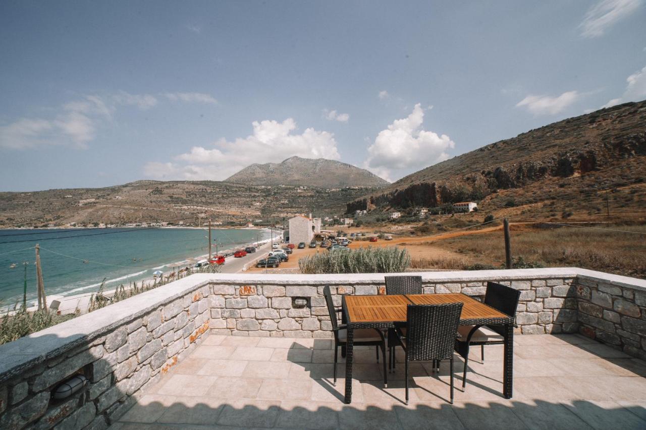 Apartment George Seafront Neo Oitilo