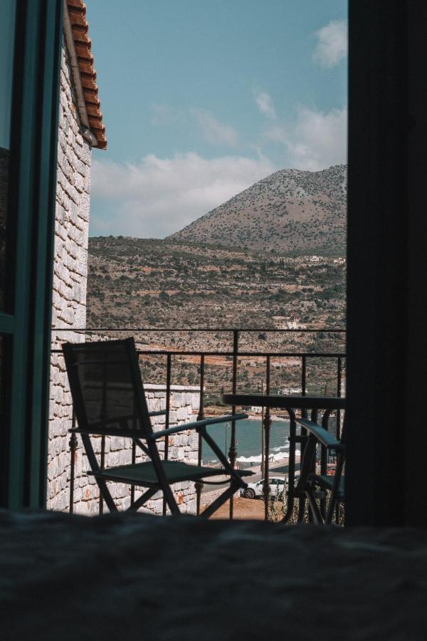 George Seafront * Νεόν Οίτιλον