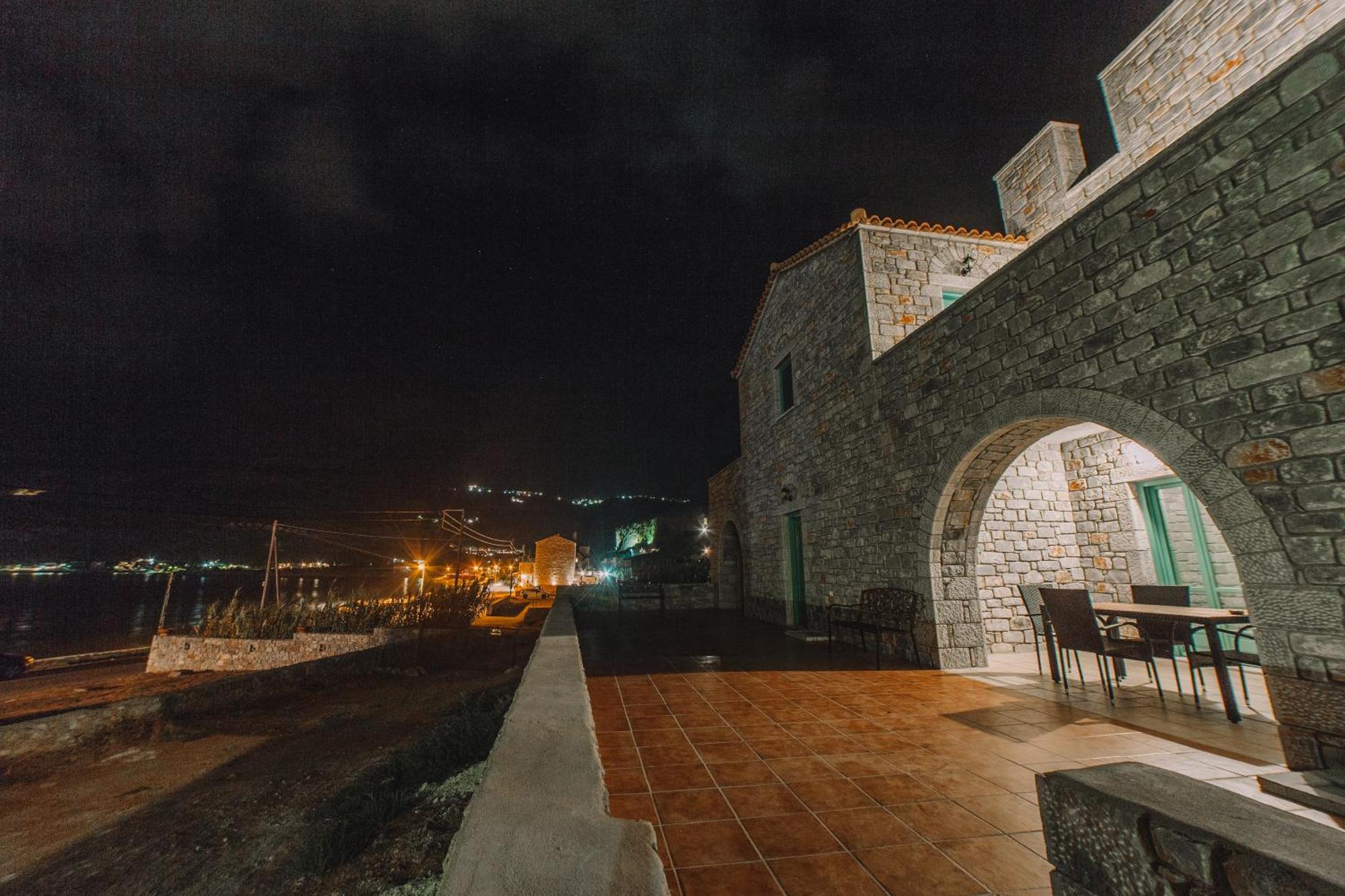 George Seafront Apartment *